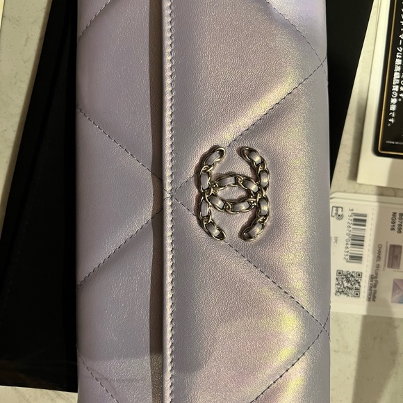 Chanel 19 long flap wallet - Picture 2 of 6
